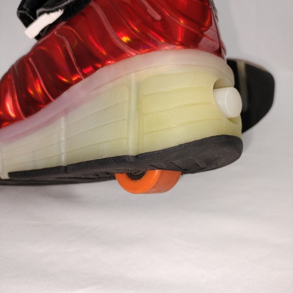 Sport LED Light-up USB Charging Retractable Wheeled Sneakers Sz. 3.5 - Picture 11 of 12